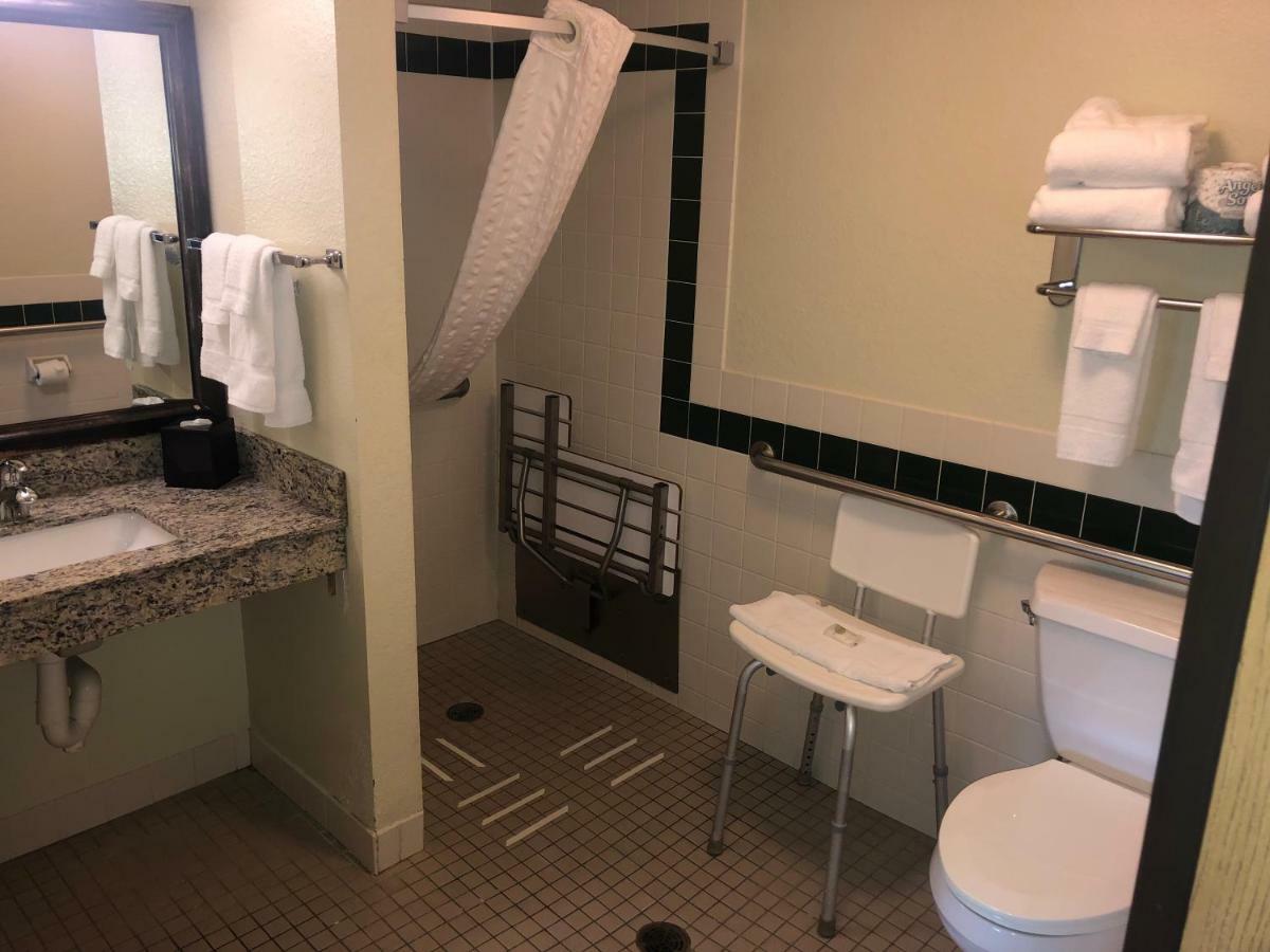 Cobblestone Hotel & Suites - 威斯康星拉皮兹 外观 照片